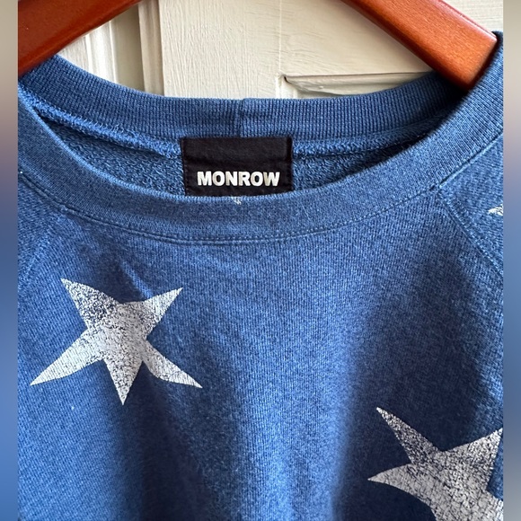 Monrow Cropped Distressed Navy Blue Sweatshirt Top w/ White Stars Size L - Picture 2 of 4